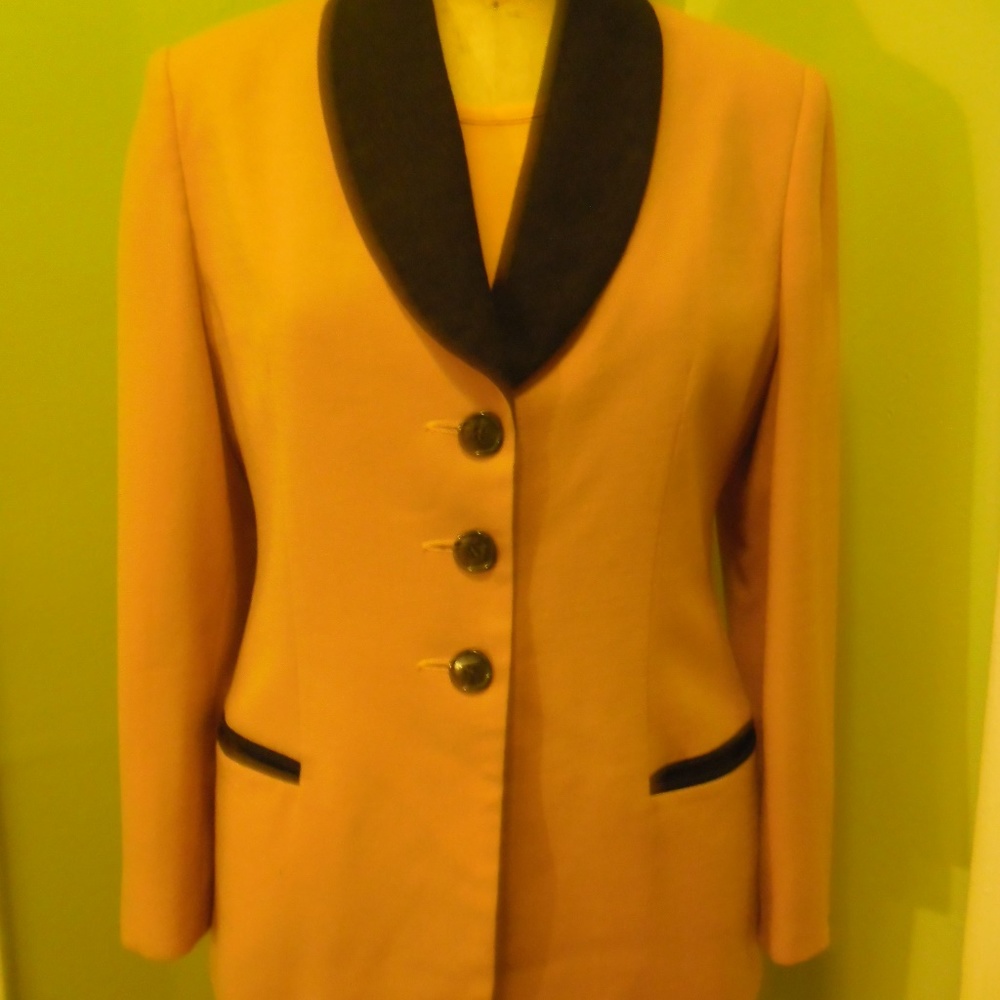 PINK WOOL JACKET WITH DARK GREY TRIMMING Size 8